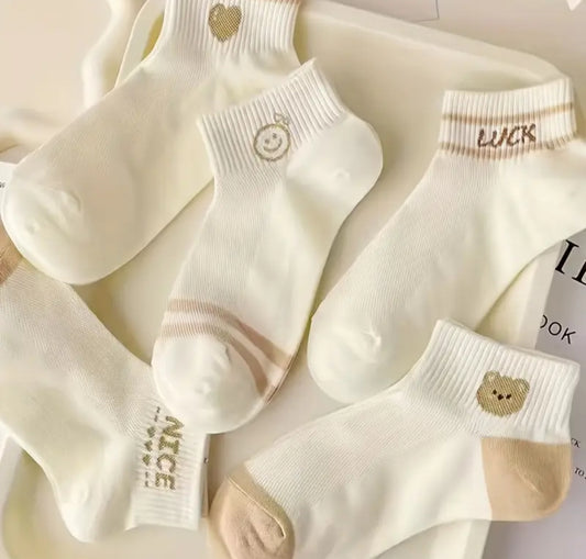 Cute female ankle socks
